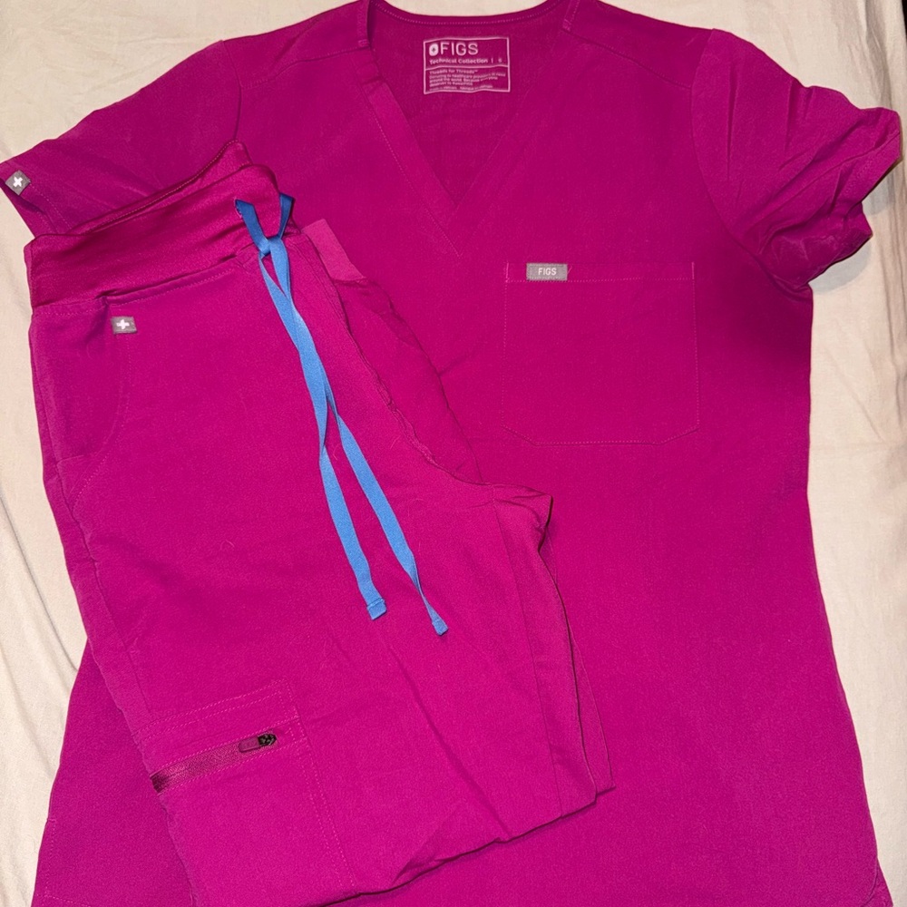 Figs Magenta Scrub Set
